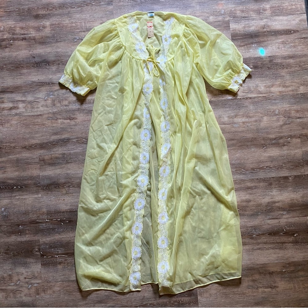 Vintage 70s Lace Sheer Dressing Robe NWT